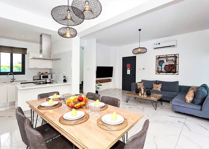 Mirella Villa Protaras