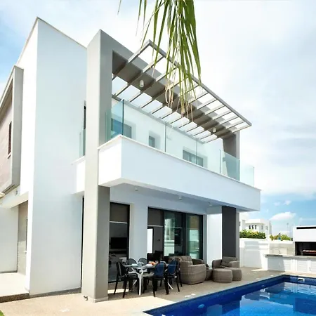 Mirella Вилла *