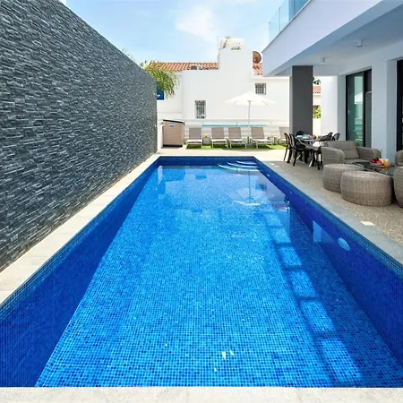 Mirella Вилла *